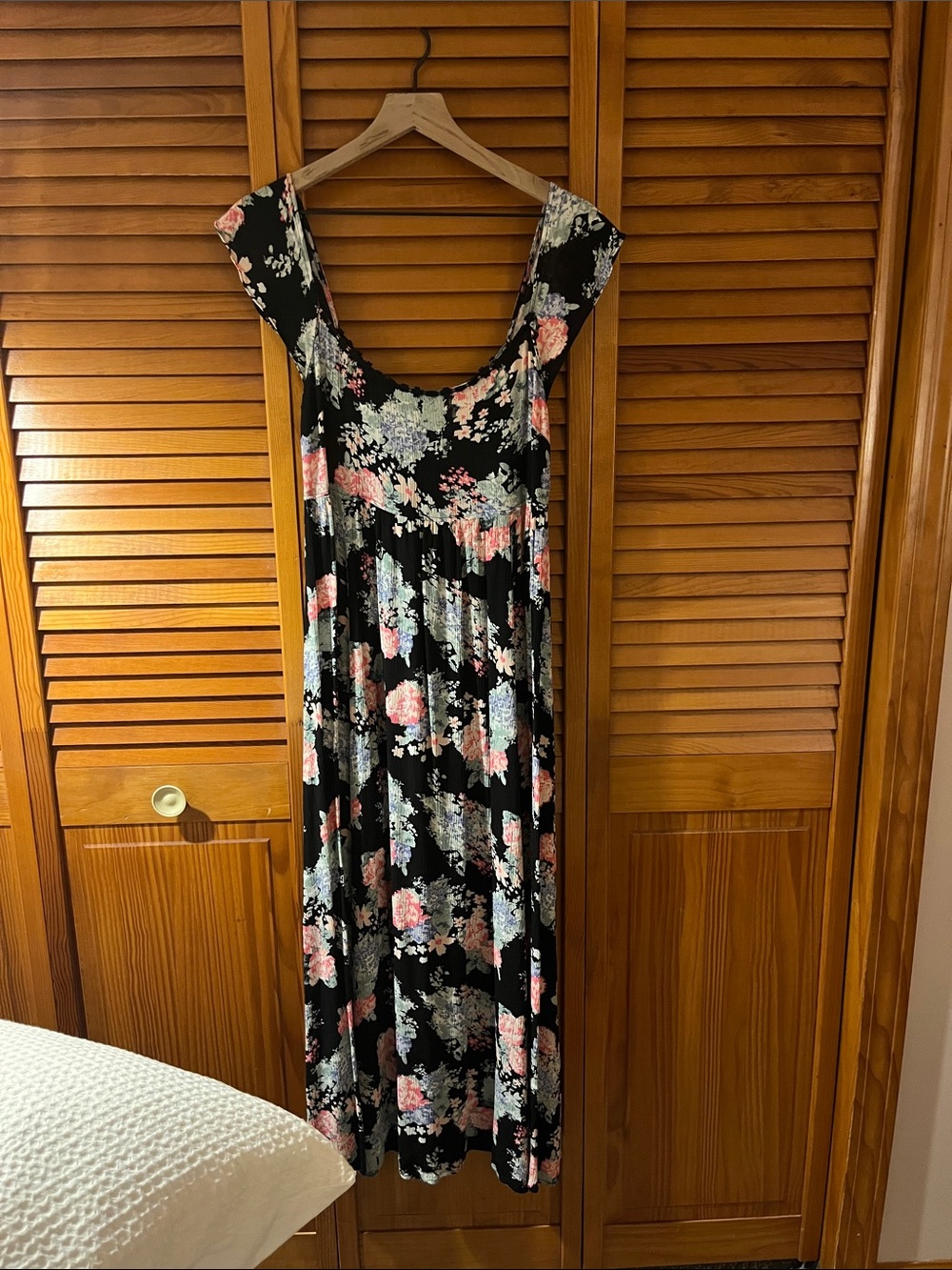 Forever 21 Black Floral Maxi Dress with Lace Trim